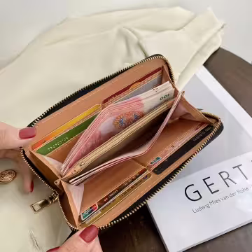 極簡素面皮革×拉鍊長皮夾×黑色