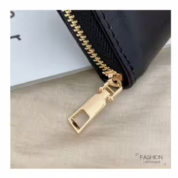 極簡素面皮革×拉鍊長皮夾×黑色