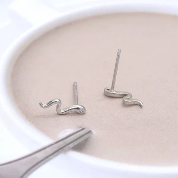 925銀針×小蛇蛇×耳環.avif
