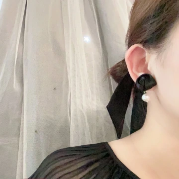 黑玫瑰珍珠×吊墜耳環.avif