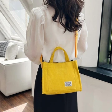 燈芯絨休閒小方包×斜背包×黃色.avif