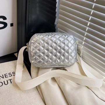 Y3K科技感菱格小方包×斜背包×銀色.avif