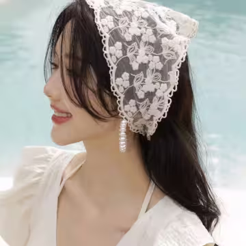 梅花印雪×純白蕾絲×三角頭巾