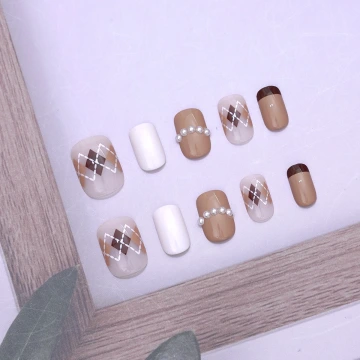 學院風奶茶菱紋亮面×穿戴式手指甲片×二十四入.avif