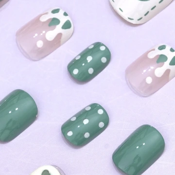 蔚藍立體小乳牛亮面×穿戴式手指甲片×二十四入 .avif