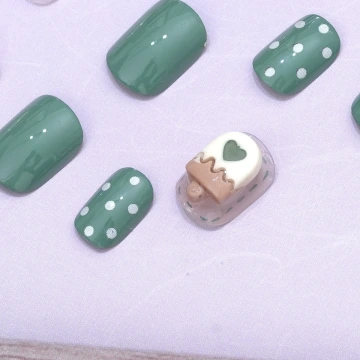 蔚藍立體小乳牛亮面×穿戴式手指甲片×二十四入 .avif