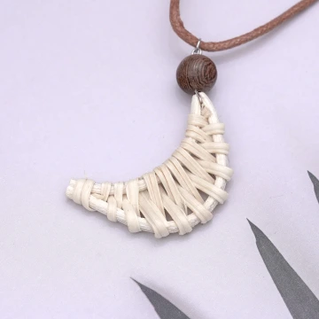 藤編月牙×蠟繩×可調節長項鍊×共二色.avif