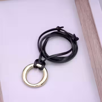 金屬圓環×皮革繩×可調節長項鍊×共二色