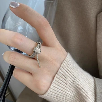 多層蛇骨×可調節戒指.avif