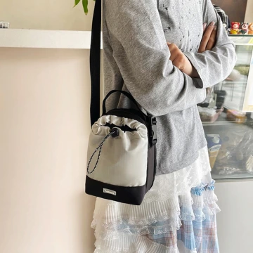 抓皺小水桶包×小香風鍊條斜背包×黑色.avif