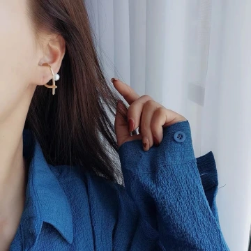 金屬單珍珠×雙邊耳掛.avif