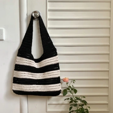 條紋拼接鏤空針織×肩背包×黑色.avif
