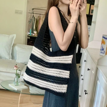 條紋拼接鏤空針織×肩背包×黑色.avif