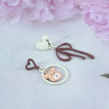 LOVE小熊蝴蝶結×不對稱吊墜耳環.avif