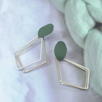 綠點雙色長菱形×三角耳夾.avif