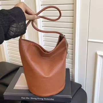 皮革圓身水桶包×肩背包×棕咖