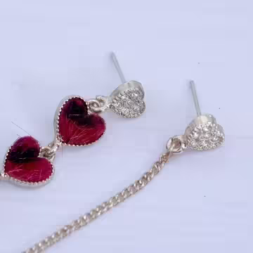 植絨紅豹愛心&times;不對稱吊墜耳環