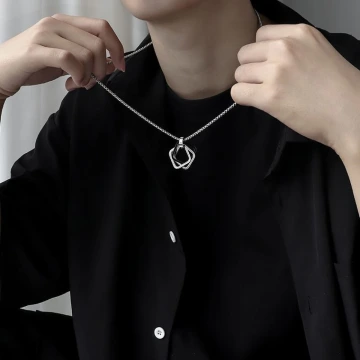 指環×中性長項鍊.avif