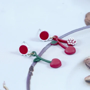 金橢圓紅底鑲鑽亮面×穿戴式手指甲片×二十四入 .avif