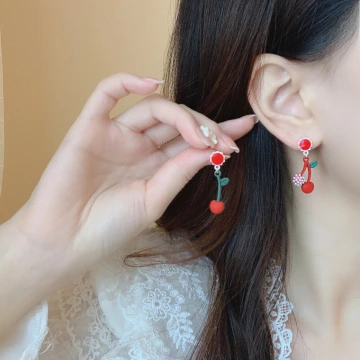 金橢圓紅底鑲鑽亮面×穿戴式手指甲片×二十四入 .avif