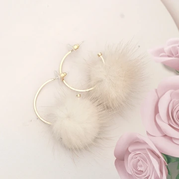 羊羔毛大圓圈&times;吊墜耳勾&times;共二色.avif
