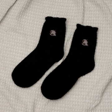 卡皮巴拉毛襪&times;中筒襪&times;二雙套件襪子組&times;黑白.avif