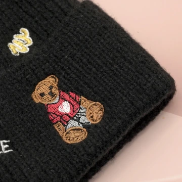 韓風刺鏽塗鴉&times;毛帽&times;黑色.avif