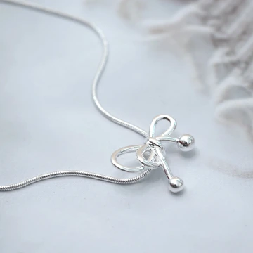 925銀飾&times;高冷蝴蝶結&times;鎖骨項鍊.avif