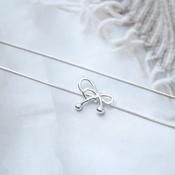 925銀飾&times;高冷蝴蝶結&times;鎖骨項鍊.avif