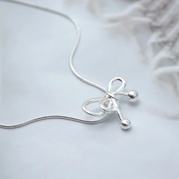 925銀飾&times;高冷蝴蝶結&times;鎖骨項鍊.avif