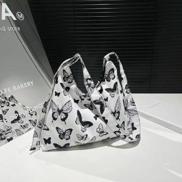 蝴蝶印花布藝&times;斜背包&times;黑白.avif