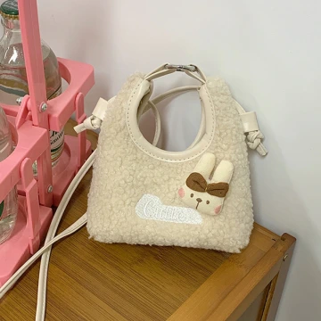 Cutie小兔羊羔捲毛&times;斜背包&times;白色.avif
