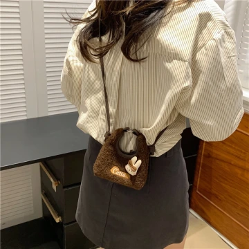 Cutie小兔羊羔捲毛&times;斜背包&times;棕咖.avif