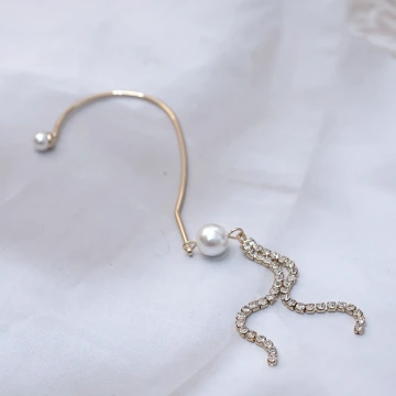 金色珍珠流蘇晶鑽&times;單邊耳掛.avif
