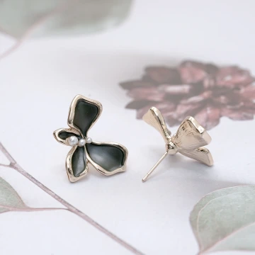 墨色蝴蝶花&times;吊墜耳環.avif