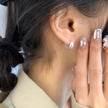 925銀針&times;光面水滴感&times;耳扣.avif