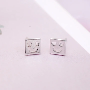 925銀針&times;方臉EMOJI&times;耳環.avif