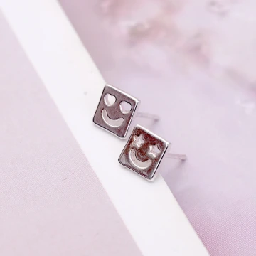 925銀針&times;方臉EMOJI&times;耳環.avif