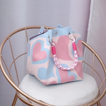 藍粉愛心&times;針織手提袋.avif