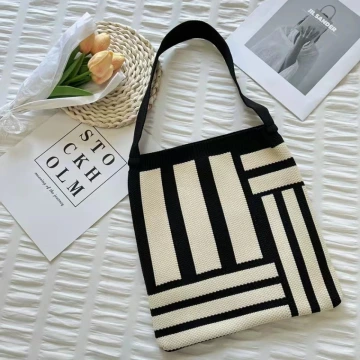 黑白線條&times;針織&times;單肩背包.avif
