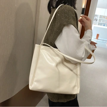 日常皮革素面&times;肩背包&times;白色.avif