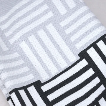 灰黑線條&times;針織手提袋.avif