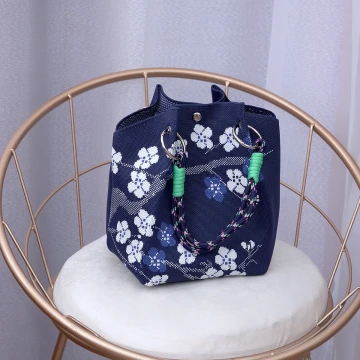 傲骨白梅&times;針織手提袋.avif