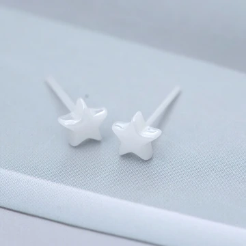 紅點壓花&times;三角耳夾.avif